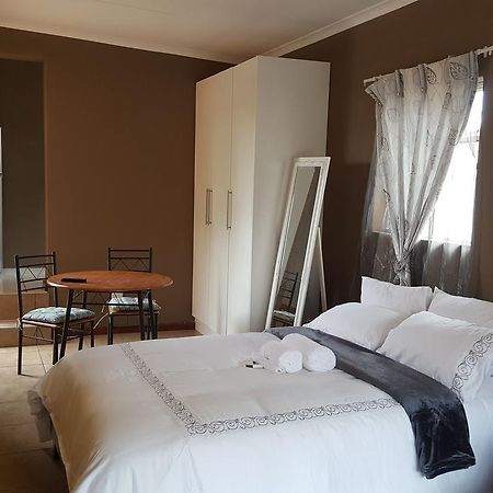 Let Us Accomodation イースト・ロンドン エクステリア 写真